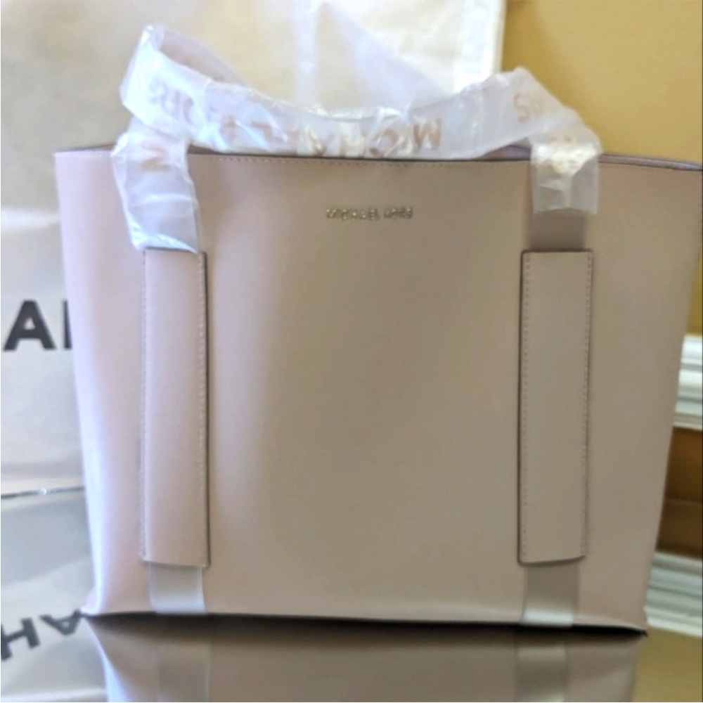 Michael Kors Pink Tote Bag - Picture 4 of 8